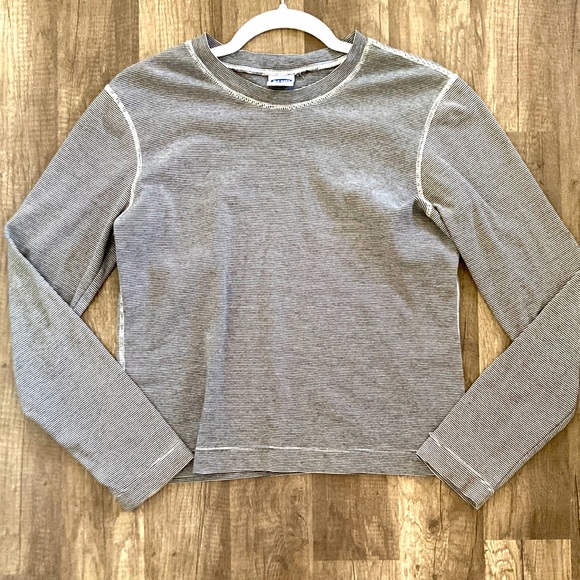 Old Navy long sleeve - Picture 1 of 3